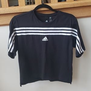 Adidas Blk 3/4 sleeve, semi crop tee